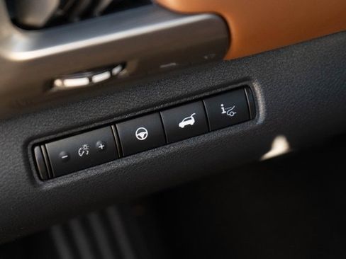 Used 2023 Nissan Pathfinder Platinum w/ Cargo Package image 26