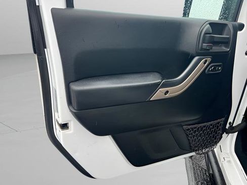 Used 2016 Jeep Wrangler Unlimited Sahara image 10