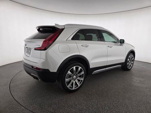 Used 2022 Cadillac XT4 Premium Luxury w/ Enhanced Visibility Package image 2