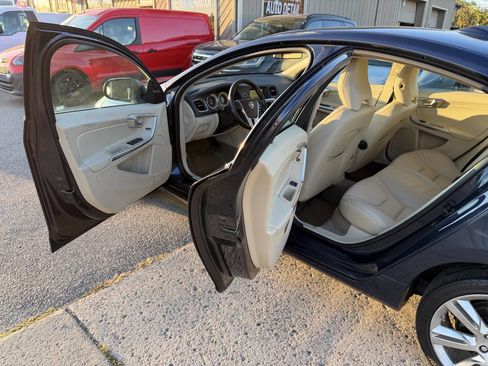 Used 2013 Volvo S60 T6 image 34