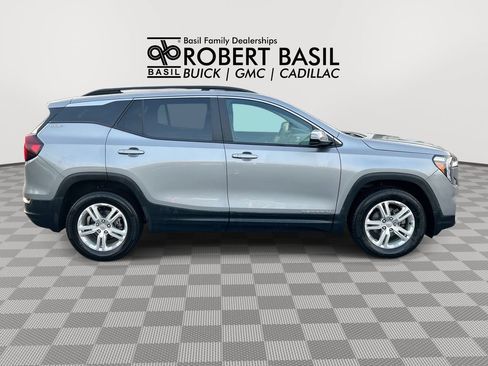 Used 2024 GMC Terrain SLE w/ Driver Convenience Package AWD/4WD image 9