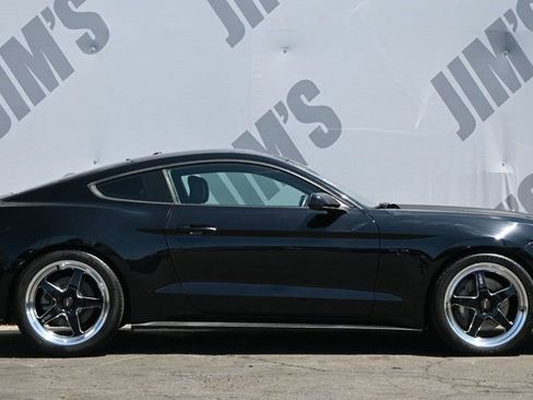 Used 2017 Ford Mustang GT Premium w/ Black Accent Package RWD image 4