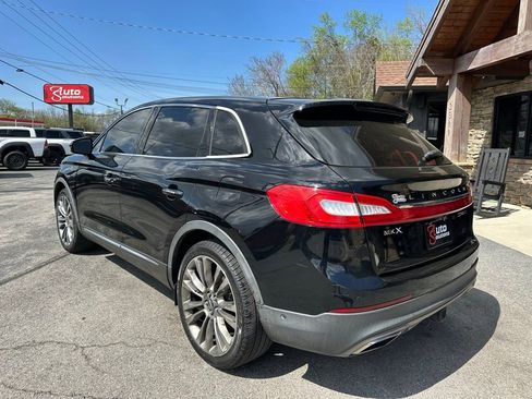 Used 2016 Lincoln MKX Reserve w/ Technology Package FWD image 3