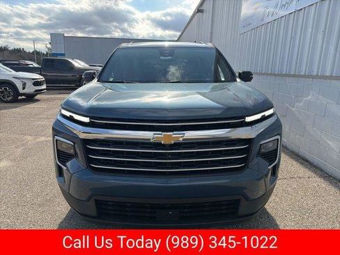 New 2026 Chevrolet Traverse LT w/ Driver Confidence Package FWD image 2