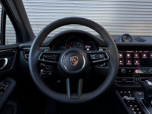 Certified 2026 Porsche Macan image 14