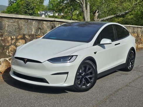 Used 2023 Tesla Model X AWD/4WD image 5