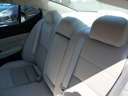 Used 2020 Nissan Altima 2.5 SV FWD image 25