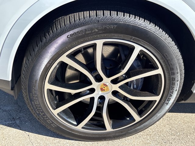 Used 2024 Porsche Cayenne AWD/4WD image 13