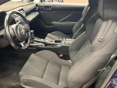 Used 2022 Toyota GR86 image 10