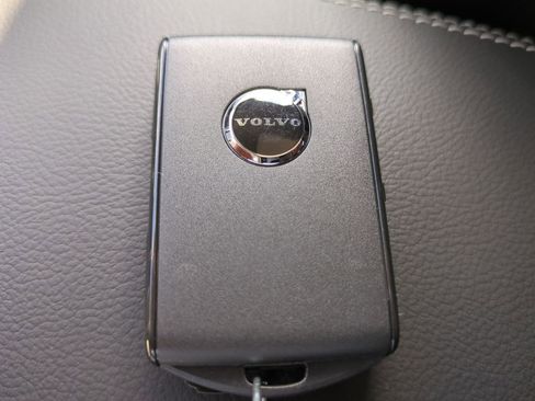 New 2025 Volvo XC40 B5 Core w/ Protection Package Premier image 28