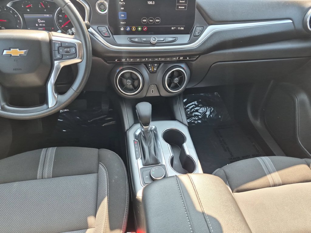 Used 2025 Chevrolet Blazer LT FWD image 24