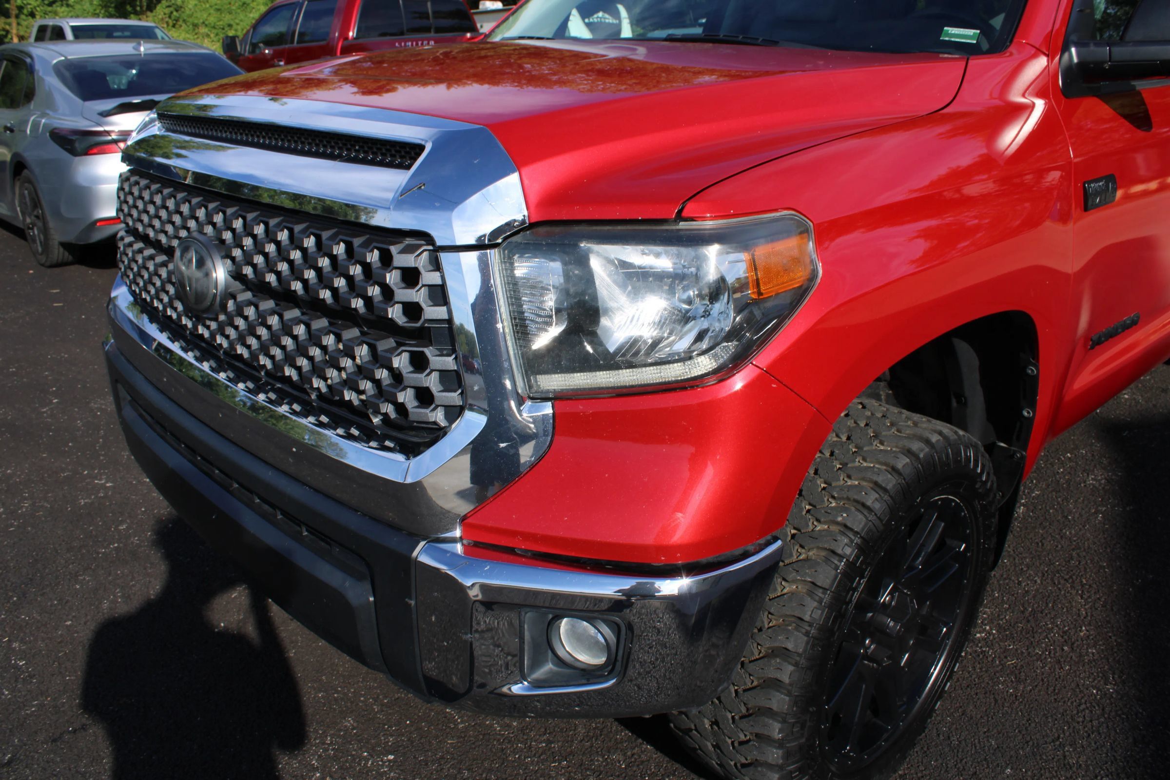Used 2020 Toyota Tundra SR5 w/ SR5 Leather Package AWD/4WD image 3