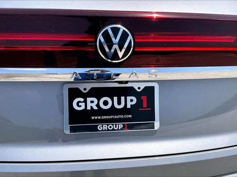 New 2026 Volkswagen Atlas Cross Sport SE FWD image 15