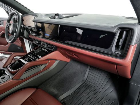 New 2026 Porsche Cayenne GTS image 26