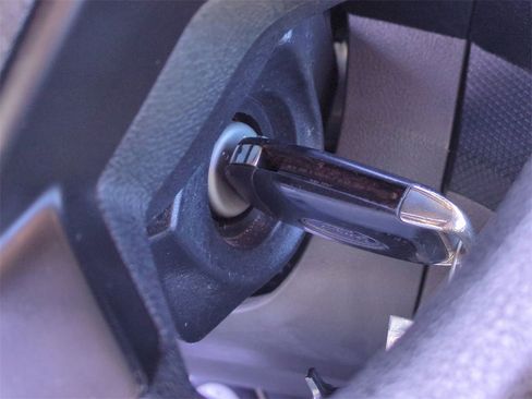 Used 2021 Ford Transit Connect XL image 16