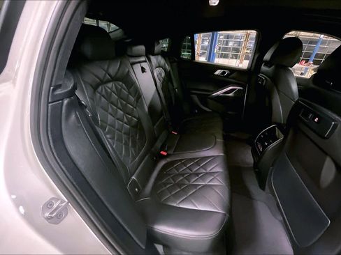 Used 2023 BMW X6 xDrive40i w/ M Sport Package image 18