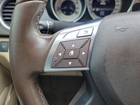 Used 2013 Mercedes-Benz C 250 Sedan image 26