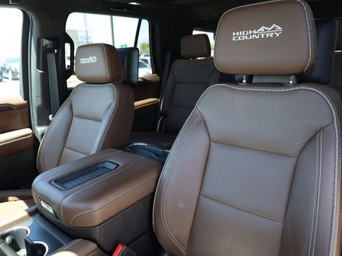 Used 2023 Chevrolet Tahoe High Country AWD/4WD image 19