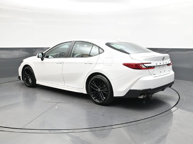 Used 2025 Toyota Camry SE FWD image 6