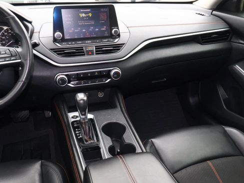 Used 2022 Nissan Altima 2.0 SR image 12