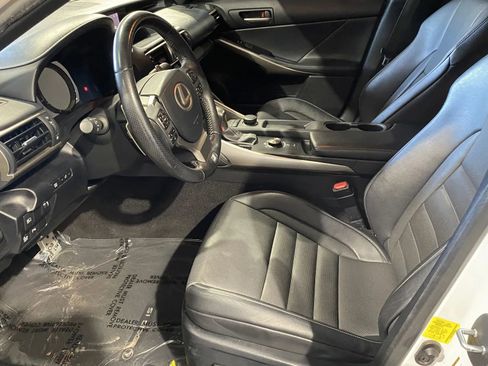 Used 2019 Lexus IS 300 F Sport w/ F Sport Package image 11