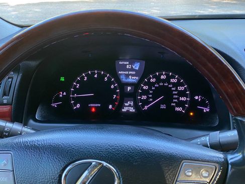 Used 2011 Lexus LS 460 L w/ Luxury Pkg RWD image 24