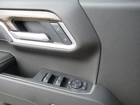 Used 2025 GMC Sierra 1500 Elevation RWD image 18