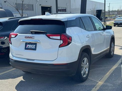 Used 2024 GMC Terrain SLE image 5