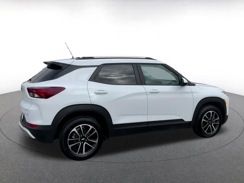 Used 2025 Chevrolet TrailBlazer LT image 9