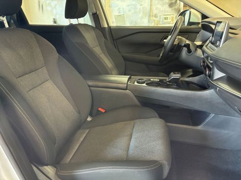 Used 2025 Nissan Rogue SV AWD/4WD image 38