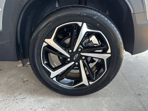Used 2023 Chevrolet TrailBlazer RS AWD/4WD image 39