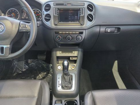 Used 2016 Volkswagen Tiguan SE image 25