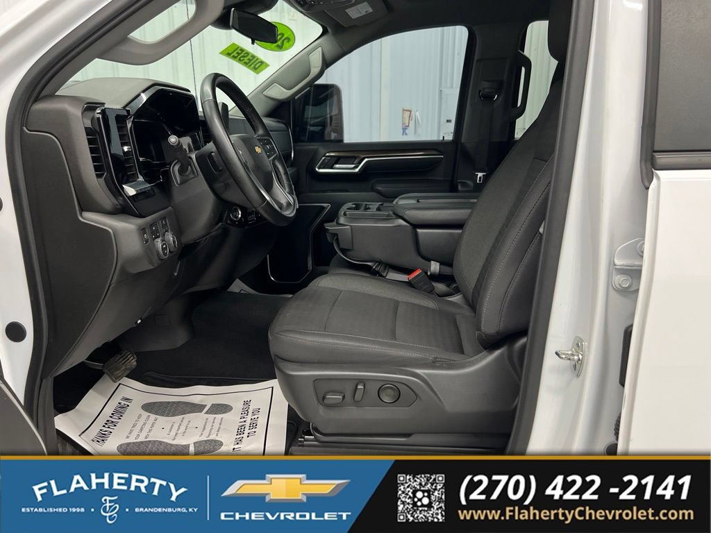 Used 2025 Chevrolet Silverado 2500 LT w/ Convenience Package AWD/4WD image 9