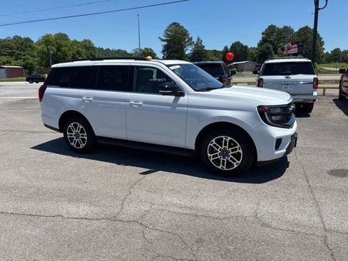 Used 2025 Ford Expedition Active AWD/4WD image 16