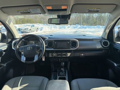 Used 2018 Toyota Tacoma SR5 image 21