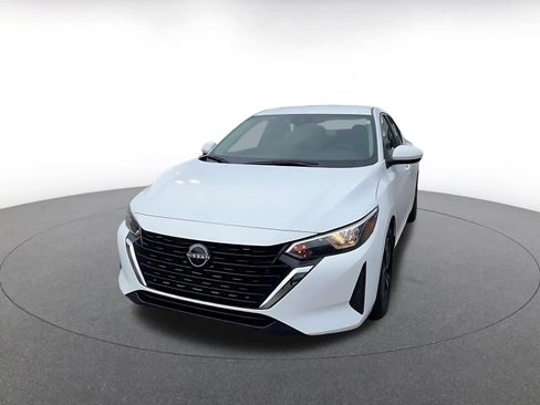 Used 2025 Nissan Sentra SV image 7