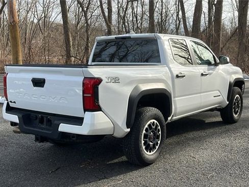 Used 2024 Toyota Tacoma TRD Off-Road image 6