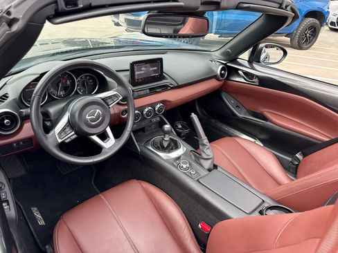 Used 2019 MAZDA MX-5 Miata Grand Touring w/ Appearance Package image 5