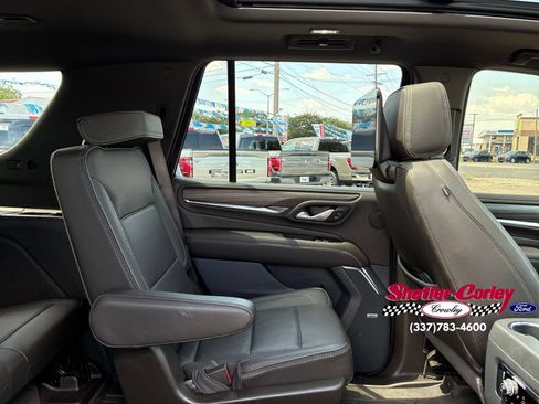Used 2024 GMC Yukon Denali w/ Denali Reserve Package RWD image 17