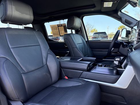 Used 2025 Toyota Tundra Platinum image 33