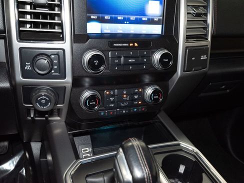 Used 2020 Ford F150 Platinum w/ Equipment Group 701A Luxury AWD/4WD image 20