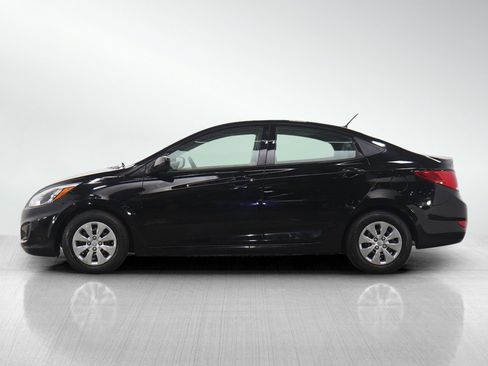 Used 2017 Hyundai Accent SE image 2