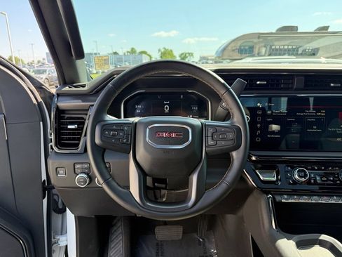 Used 2024 GMC Sierra 2500 AT4 w/ AT4 Premium Plus Package AWD/4WD image 17
