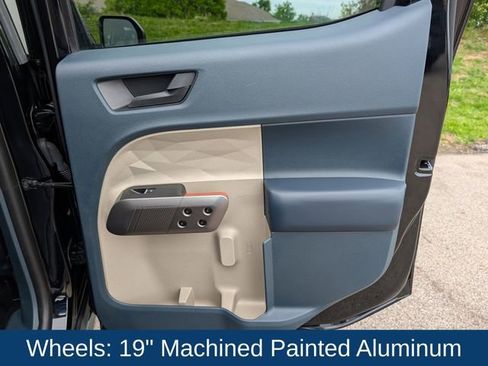 Used 2025 Ford Maverick Lariat w/ 4K Tow Package AWD/4WD image 40