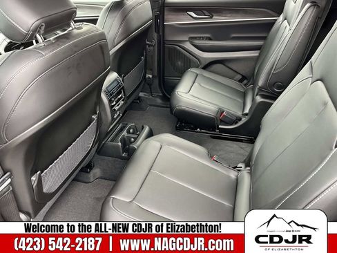 New 2025 Jeep Grand Cherokee L Limited image 18