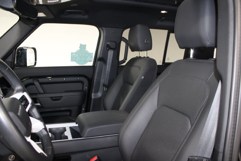 Used 2025 Land Rover Defender 110 S AWD/4WD image 14