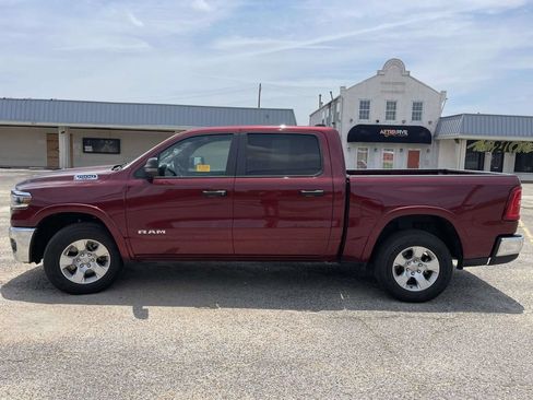 Used 2025 RAM 1500 4x4 Crew Cab image 6