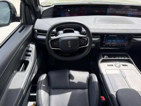 New 2026 Lincoln Navigator Reserve w/ Jet Appearance Package AWD/4WD image 23