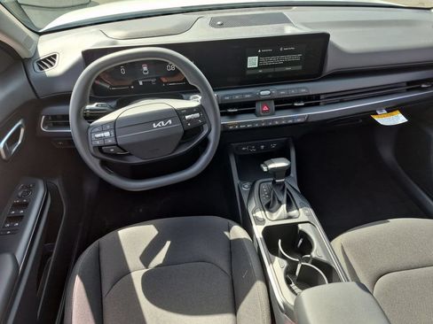 New 2026 Kia K4 FWD image 21