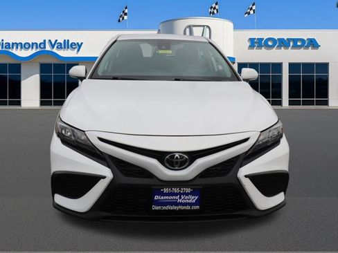 Used 2023 Toyota Camry SE image 2